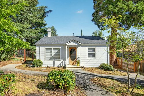 621 Altamont St, Ashland, OR, 97520-3009 | Card Image