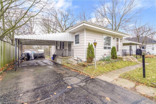 226 Charing Cross St, House other with 3 bedrooms, 1 bathrooms and 5 parking in Brantford ON | Image 6