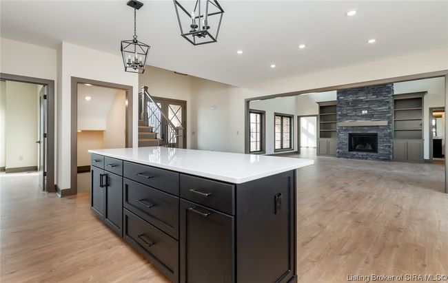 5560 Old Vincennes Rd, Home with 4 bedrooms, 4 bathrooms and null parking in Floyds Knobs IN | Image 32
