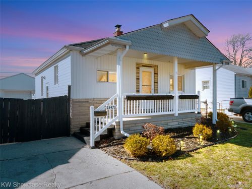 13470 Agnes St, Southgate, MI, 48195-1841 | Card Image