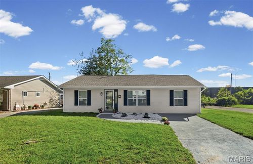 604 West Ave, East Saint Louis, IL, 62207-2402 | Card Image