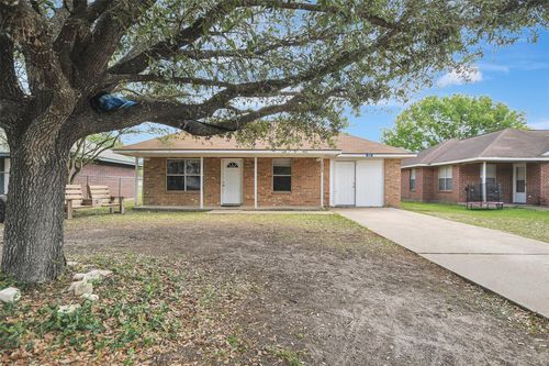 1920 6th St, Hempstead, TX, 77445-6913 | Card Image
