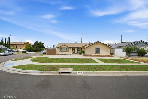 7279 Pierce Cir, Buena Park, CA, 90620-3831 | Card Image