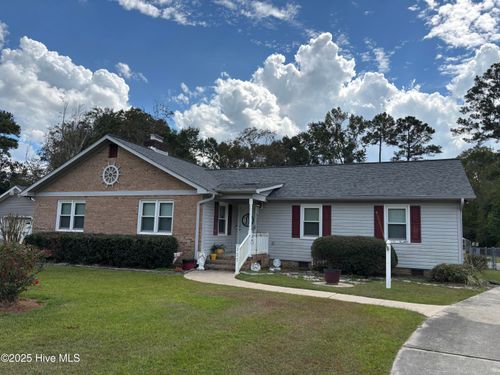 327 Southwest Dr, Jacksonville, NC, 28540-9516 | Card Image