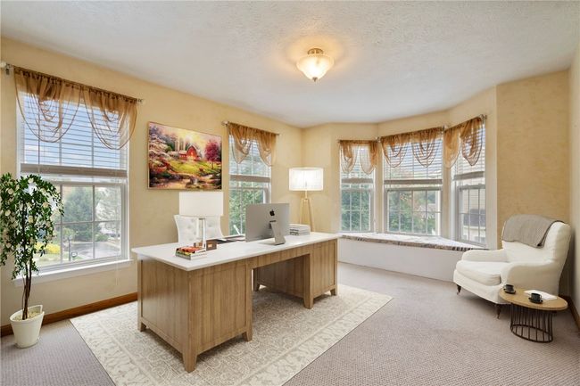 927 Castlegate Cir, House other with 3 bedrooms, 3 bathrooms and 2 parking in Greensburg PA | Image 7