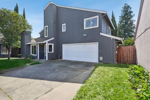 118 Saginaw Cir, Sacramento, CA, 95833-1042 | Card Image