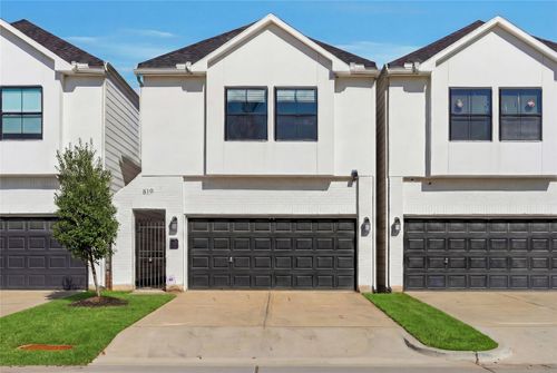 819 W 19th St, Houston, TX, 77008-3505 | Card Image