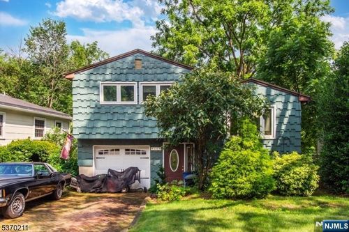 10 Riverside Dr, Denville, NJ, 07834-2133 | Card Image