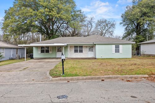 4026 Dixon Cir, Greenville, TX, 75401-4331 | Card Image