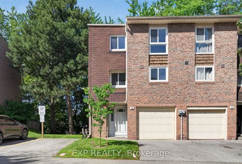 38 Rusty Crestway N/A, North York, ON, M2J2Y4 | Card Image