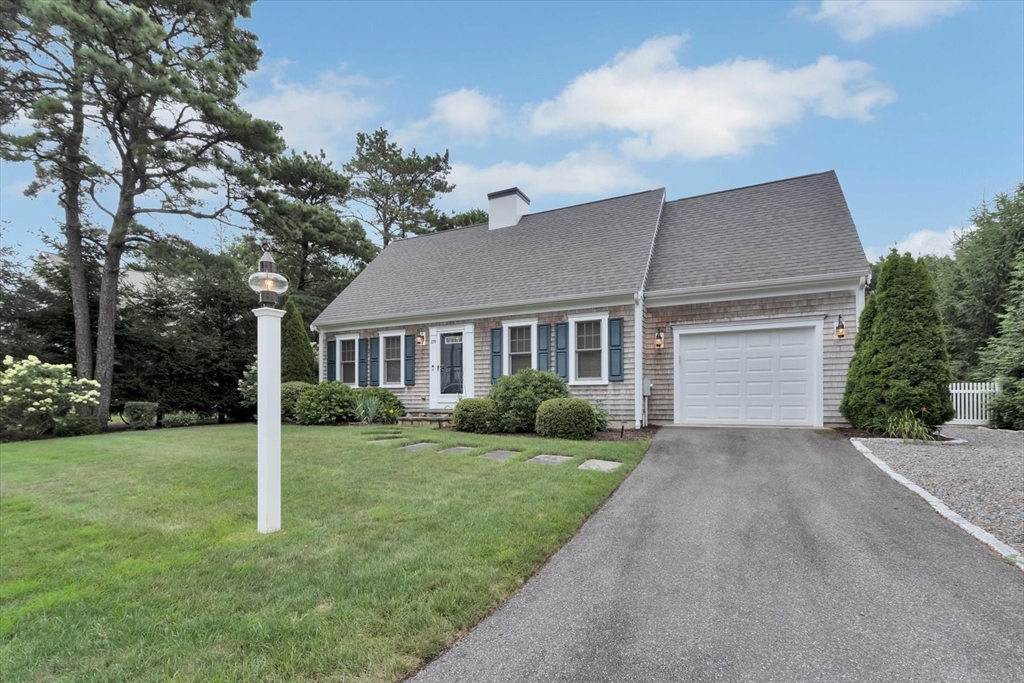 Pheasant Hill Cir, Cotuit, MA 02635