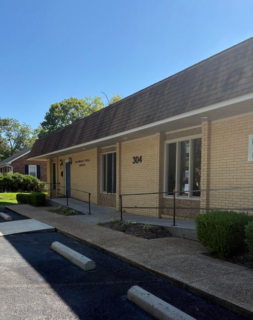 304 Laurens St Nw, Aiken, SC, 29801-3981 | Card Image