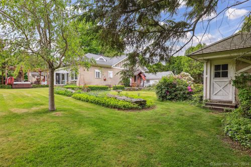 9 Columbus Ave, Niantic, CT, 06357-3140 | Card Image