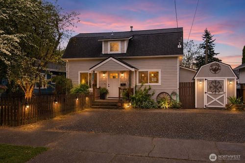 2003 Wells Street, Enumclaw, WA, 98022 | Card Image