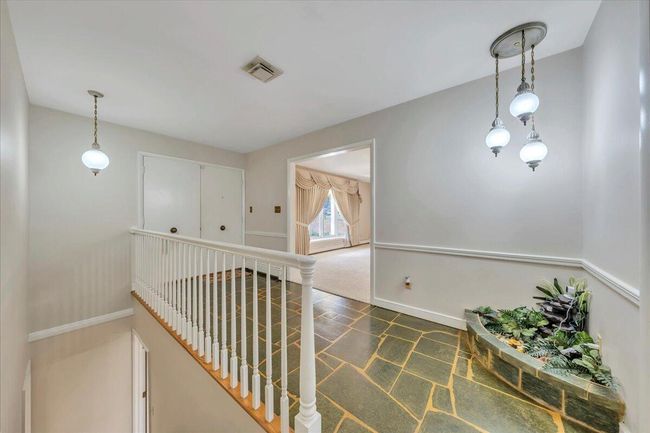 ENTRANCE | Image 17