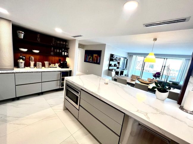 APT-1105 - 155 Ocean Lane Dr, Condo with 2 bedrooms, 2 bathrooms and null parking in Key Biscayne FL | Image 5
