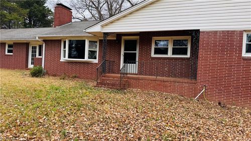 4905 Murray Rd, Winston-Salem, NC, 27106-8618 | Card Image