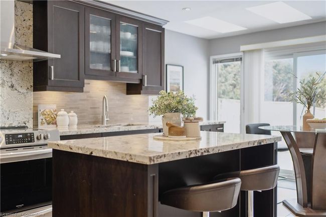 3962 Renfrew Cres, House other with 4 bedrooms, 4 bathrooms and 4 parking in Mississauga ON | Image 9