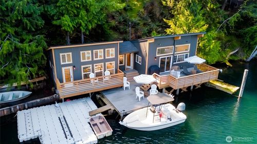 570 S Shore Road, Port Angeles, WA, 98363 | Card Image