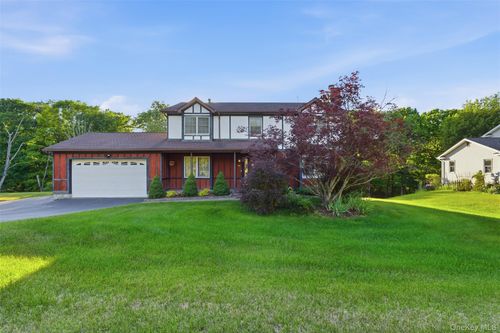 36 Hoover Dr, Middletown, NY, 10940-4650 | Card Image