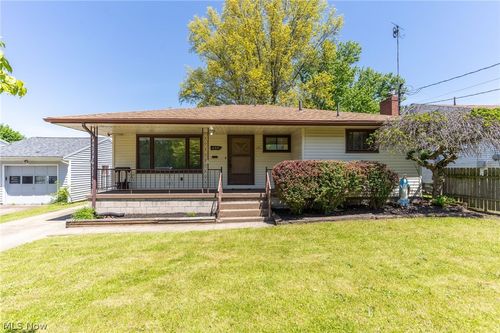 640 Tenney Ave, Campbell, OH, 44405-1628 | Card Image