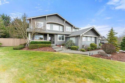 7041 Eagle Lake Dr Se, Snoqualmie, WA, 98065-9755 | Card Image