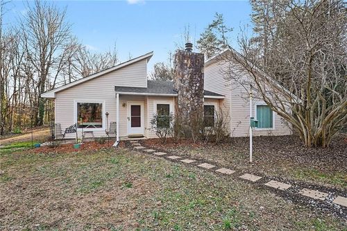 8101 Eastridge Road, Oak Ridge, NC, 27310 | Card Image