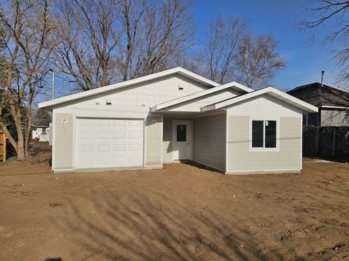 424 Erie Ave, Crosby, MN, 56441-1220 | Card Image