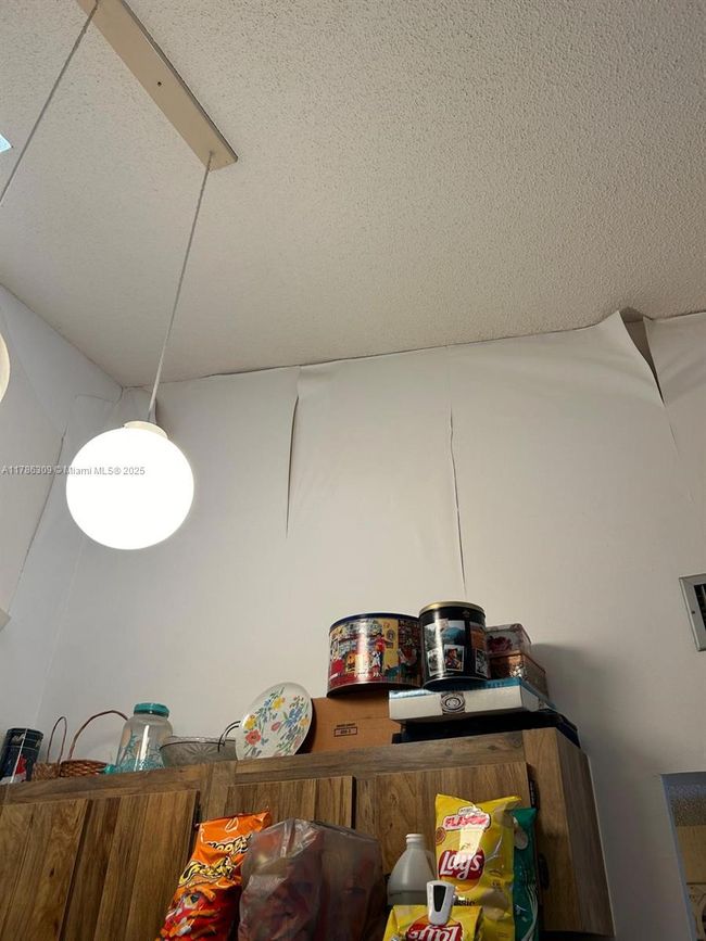 2M - 19943 Ne 5 Th Ct, Condo with 2 bedrooms, 2 bathrooms and null parking in Miami FL | Image 21