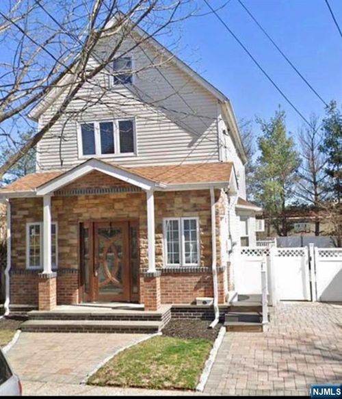 61 Hille Pl, Ridgefield Park, NJ, 07660-2025 | Card Image