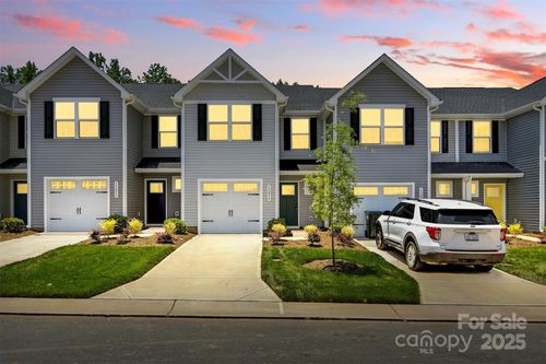 4-1525 39th Avenue Loop Ne, Hickory, NC, 28601 | Card Image