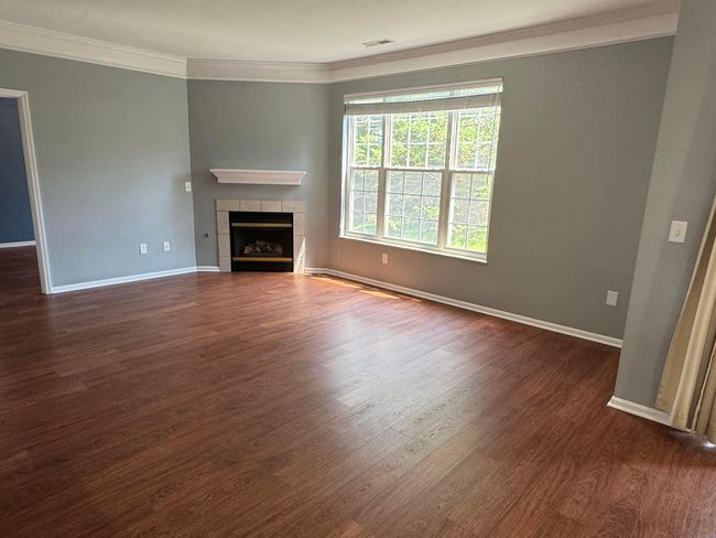 Family rm, great rm with gas fireplace | Image 8