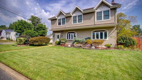 716 Barron Ave, Woodbridge, NJ, 07095-3101 | Card Image