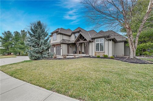 1700 Ne Woodland Shores Ln, Lee's Summit, MO, 64086-7830 | Card Image