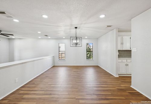 8127 Talkenhorn, Converse, TX, 78109-3240 | Card Image