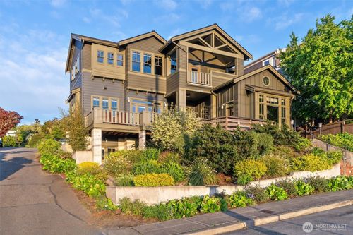 a-3310 59th Ave Sw, Seattle, WA, 98116-3005 | Card Image