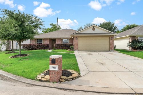 7811 Fall Glen Dr, Houston, TX, 77040-6041 | Card Image