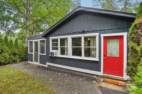 15 Pinewood Rd, Asheville, NC, 28805-2549 | Card Image