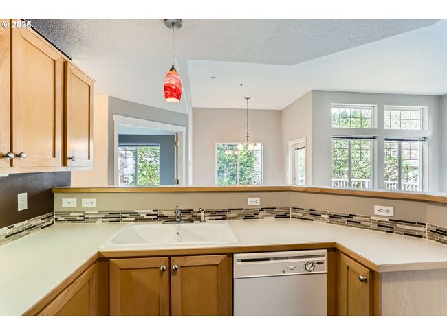 204 - 14700 Sw Sandhill Loop, Condo with 2 bedrooms, 2 bathrooms and 1 parking in Beaverton OR | Image 16