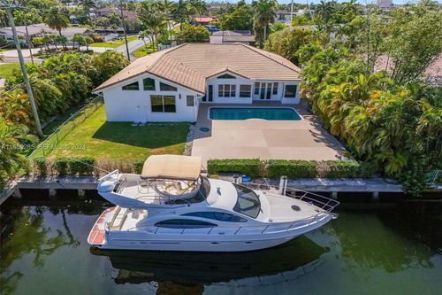 543 Hibiscus Dr, Hallandale Beach, FL, 33009-6509 | Card Image