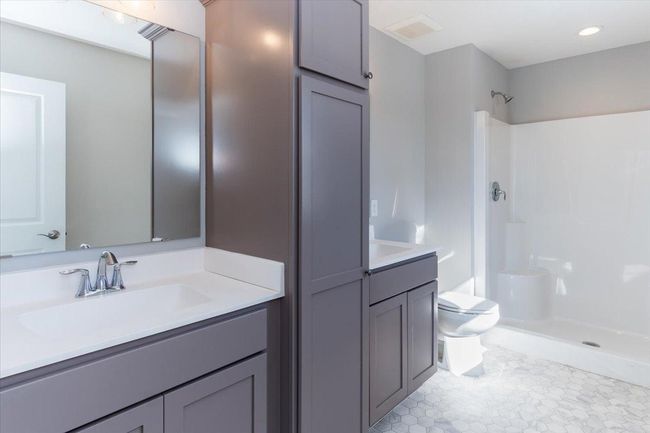 Primary Bathroom | Image 24
