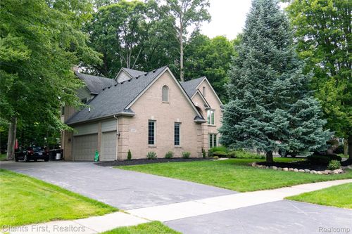 19691 Windridge Dr, Northville Township, MI, 48167-3927 | Card Image