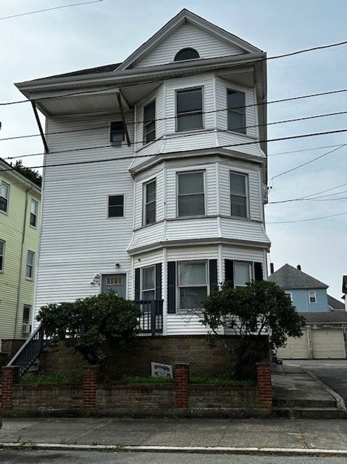 234 Phillips Ave, New Bedford, MA, 02746-5758 | Card Image