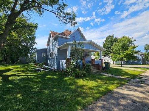 322 4th St Sw, Pipestone, MN, 56164-1504 | Card Image