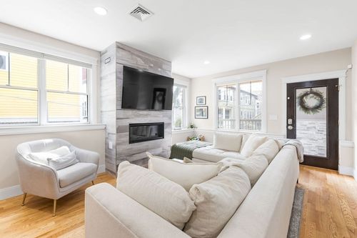 a-7 Whitman St, Somerville, MA, 02144-1615 | Card Image