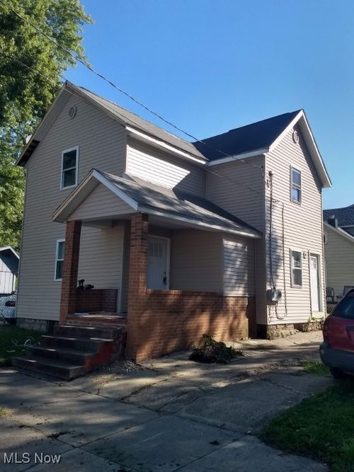 353 3rd St Nw, Barberton, OH, 44203-2247 | Card Image