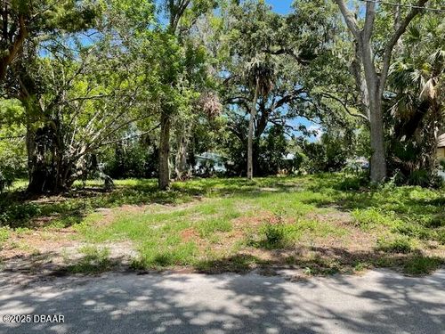 531 Gibson St, Daytona Beach, FL, 32114-1884 | Card Image