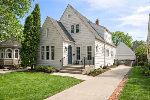 5844 N Shoreland Avenue, Whitefish Bay, WI, 53217 | Card Image