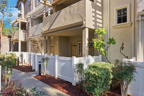 727 Northrup St, San Jose, CA, 95126-3718 | Card Image