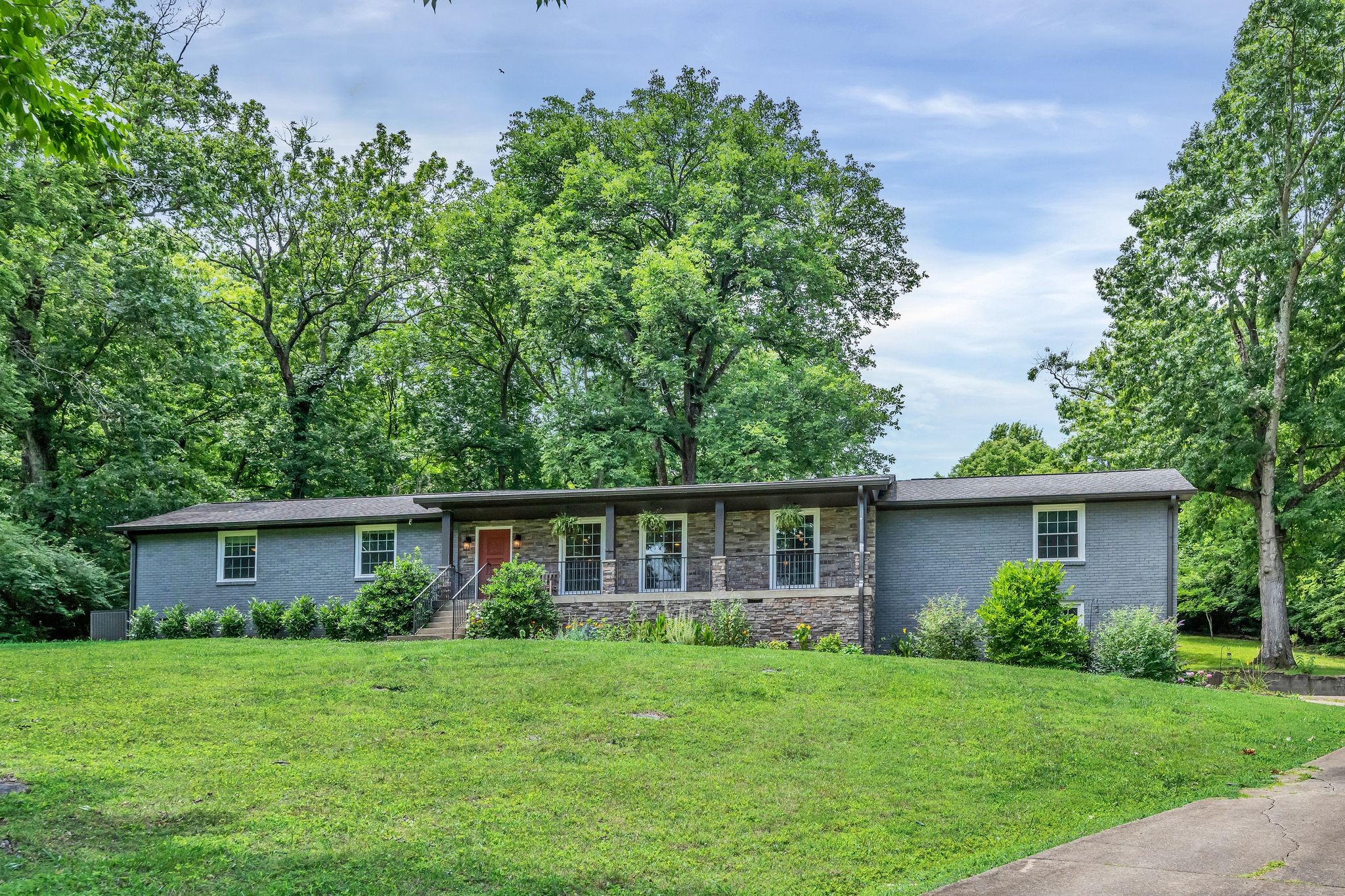 Pennywell Dr, Nashville, TN 37205